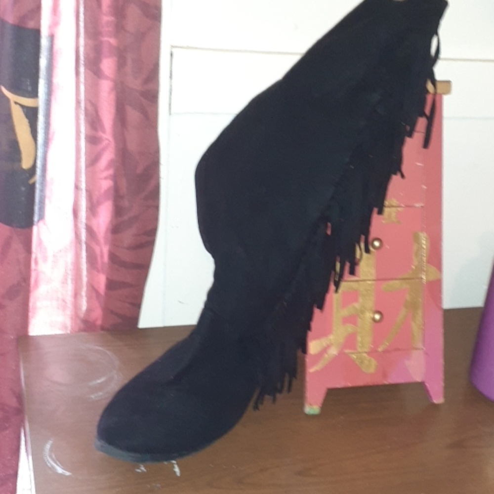 black stretchy boots
